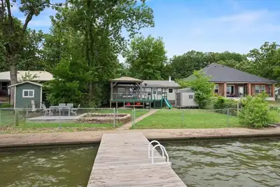 Image de Charming 4br Lakefront Getaway