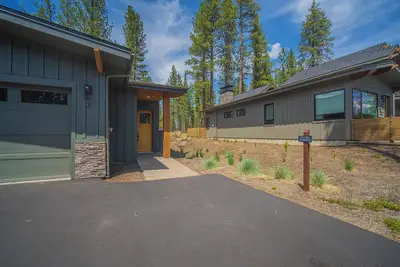 Image de Caldera Studio with Access to Forest House