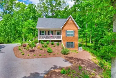 Image de Hilltop Haven~9 Minutes to Dahlonega Square~Wineries~Arcade~Fire Pit