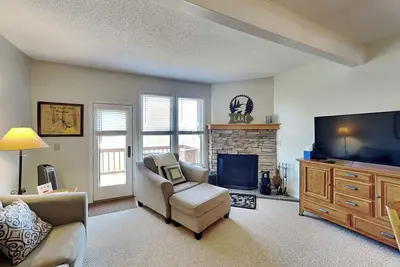 Image de Vow 28 Beary Cozy | Ski In/Ski Out, Hot Tub, Lake Access