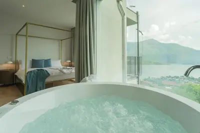 Image de Valarin Elite Lake Villa