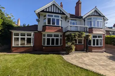 Image de Allenbrook - sleeps 9 guests  in 5 bedrooms