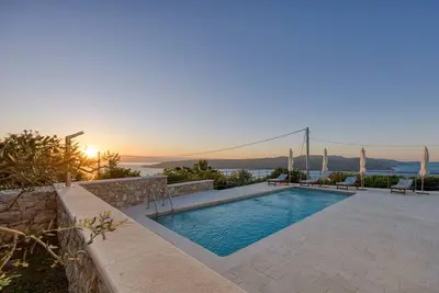 Image de Villa Prisunac with Pool and fantastic Sea View
