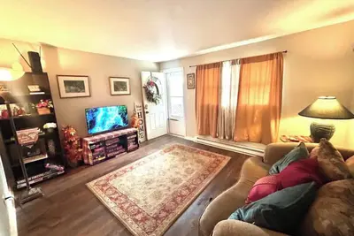 Image de Downtown Pittston Near Hospitals w Laundry