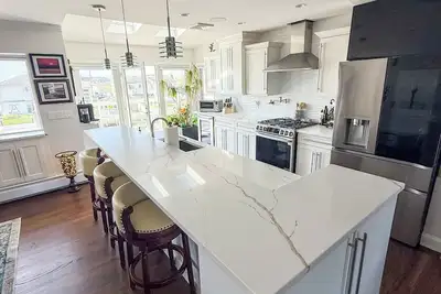 Image de Luxury Waterfront Ryder Cup Home <9 miles from Bethpage Black w/ hot tub