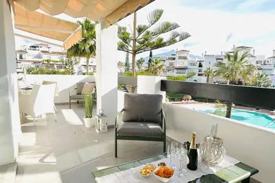 12 - Delightful 2 bedroom apartment 1st line beach