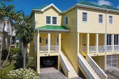 Image de Pirate's Cove:  A Stunning Beachfront Villa on Beautiful Pinney's Beach