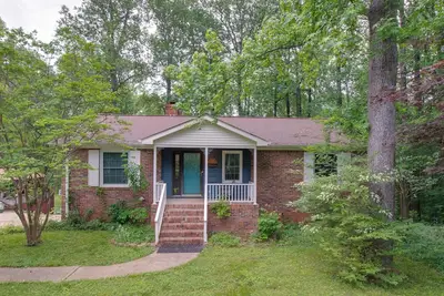 Image de Charming 4-bedroom house on the Flint River, WiFi in beautiful Huntsville, Al.