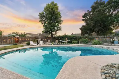 Image de The Hidden Paradise / Pool & Spa / Family Friendly / 45 Min To The Sequoias