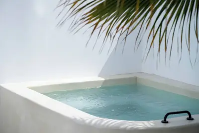 Image de Cave at White Rock - Private outdoor jacuzzi