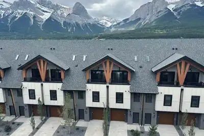 Image de The Dreamcatcher - Corner Unit with Majestic Views of the Rockies