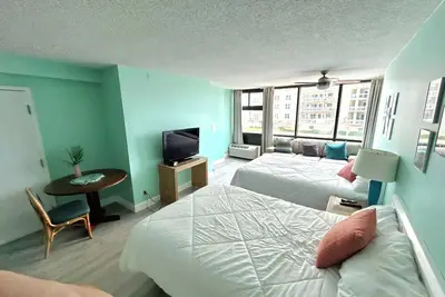 Image de Beachy Oceanview Updated Studio w/pool & tiki bar, kitchenette