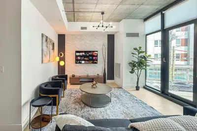 Image de 1bd NoLibs Retreat | Sleeps 4 | Modern & Bright