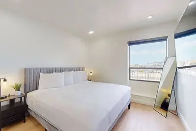 Image de Ocean's Edge: 2br/2ba Beach Block Condo w/ Pool