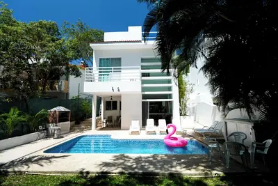 Image de Luxury Villa With Swimming Pool And Private Garden In Playacar