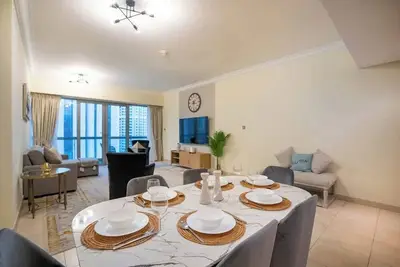 Image de Incredible downtown location! Huge 3 Bed Apartment
