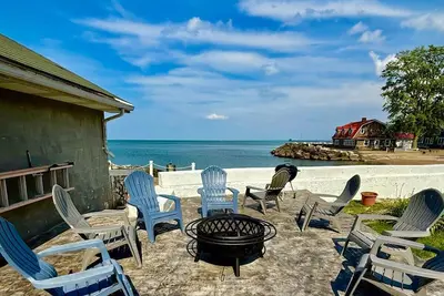 Image de Waterfront Beach Home-3Bdrms/2Bth-close to everything!