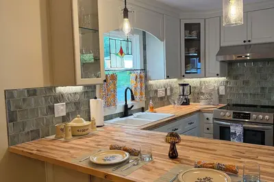 Image de Newly renovated cottage in Clayton Historic District - a short drive to Raleigh