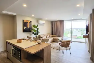 Image de Wake up in Luxury apartment with private jacuzzi for 4 persons