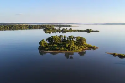 Image de Lakefront Rv spot- Peaceful & breathtaking views, ideal for relax and recharge!
