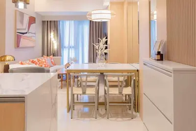 Image de Cozy, Modern & Newly Renovated/ Interiored 2br+, 2. 5 Ba w/ Parking at Uptown Bgc