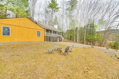 Image de 1 Mi to Story Land: Spacious Cabin in Bartlett