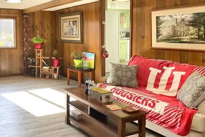 Iu Retreat \/ Spacious Backyard!