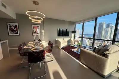 Image de Luxury 2br Skyline Balcony + Free Parking