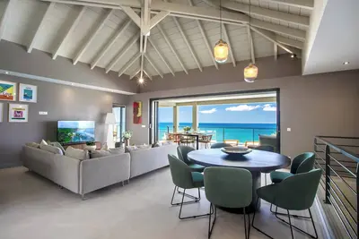 Image de Villa M Beachfront Luxury Villa. Brand New. Wake up to the Caribbean Sea