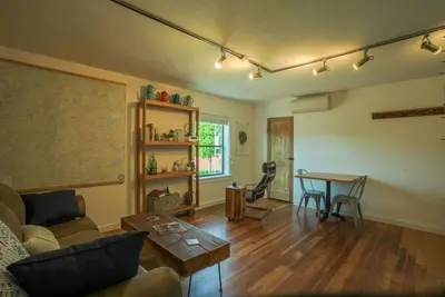 Image de BrewPub Bungalow #1: Clean, Comfy, Convenient!