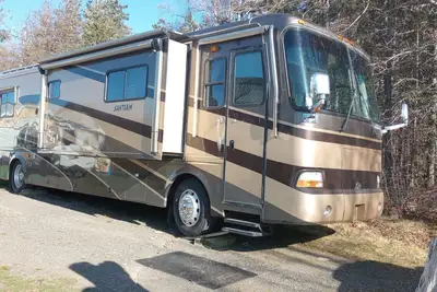 Image de Enjoying beautiful Campobello Island in the comfort of a big Class A motorhome.