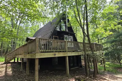 Image de Willow Retreat - Cozy 3br A-Frame w/ Hot Tub & Lake Access