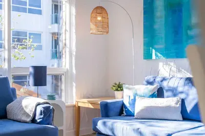 Image de Summer's Endless Coastal Escape