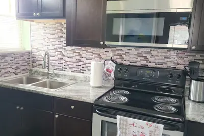 Image de Charming 2-bedroom  apartment in Columbus with WiFi and Ac