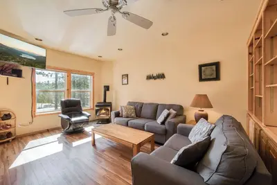 Image de Monthly Lease - Robin's Rest at Tahoe Donner by Tahoe Getaways