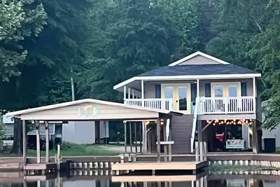Image de Waterfront home/boat dock w/ sunset views on the Tenn Tom Waterway.