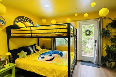 Image de Inside Out Joy Sadness Disneyland 15 Min