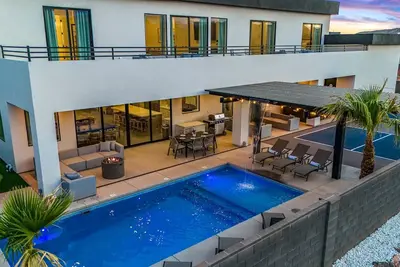 Image de Pecan Valley 5154|Private Pool, Pickleball Court, & Hot Tub