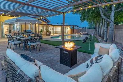 Image de Golf Course View, Sleeps 10, Remodeled Vacation Getaway, Pool, Putt Green, Fire Pit, Pool Table