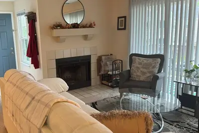 Image de Cozy 2-bedroom apartment in charming Laurel