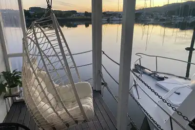 Image de On the water Boat House.