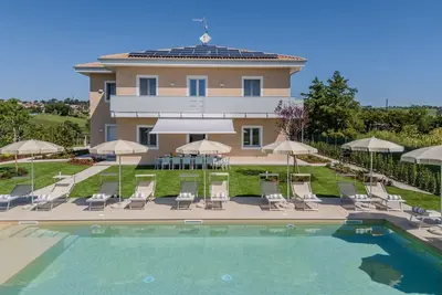 Image de Elegant and modern villa with pool in the countryside of Morrovalle, only 20 minutes from the sea