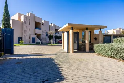 Image de Atardecer dorado free parking by staycare