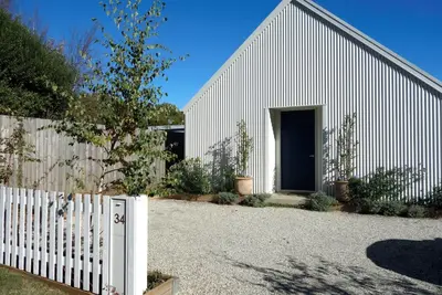 Image de Cozy and stylish! Trentham studio weekend accommodation for a couple.