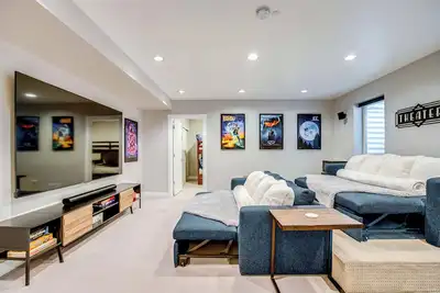 1 Mi to Dtwn Denver: Sleek Duplex w/ Rooftop Deck!