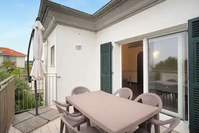 Image de Appartement 'Trilocale Con Piscina Vista Mare' avec vue sur la mer, Wi-Fi et climatisation