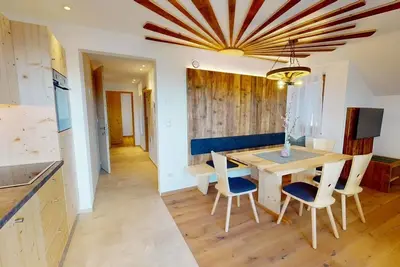 Image de Appartement \"Prielerhof Sunrise\" avec vue sur les montagnes, terrasse privée et Wi-Fi