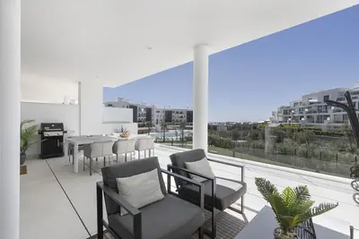 Image de Stylish Apartment with Large Terrace in Higueron