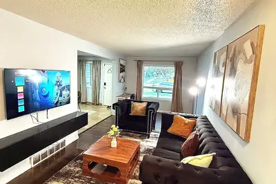 Image de Millwoods*Space* Sleeps 8/Games Room/Ac