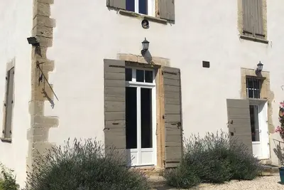 Image de Ancienne Bâtisse au calme avec grande terrasse pour ce restaurer pour 2 ou 4